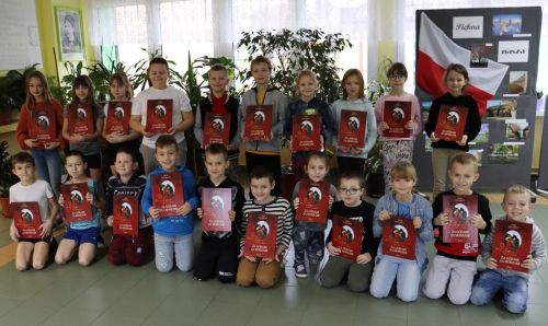 Czytaj więcej: „Postać ze starej bajki ”
