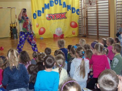 Czytaj więcej: Cyrk ,, Bimbolando