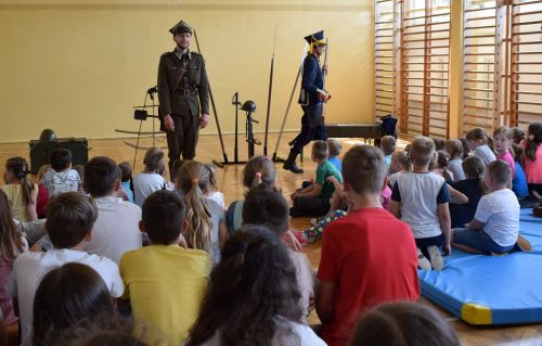 Czytaj więcej: KU NIEPODLEGŁEJ - LEKCJA HISTORII INACZEJ