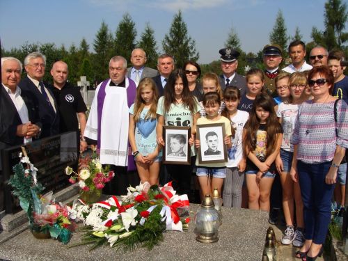 Czytaj więcej: W HOŁDZIE POLEGŁYM LOTNIKOM - niecodzienna lekcja historii
