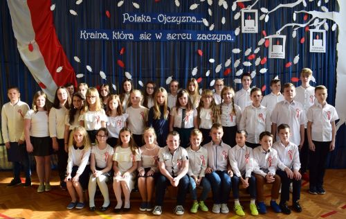 b_500_500_16777215_00_images_szkolne_aktualnosci_akademia_11.11.19_DSC_0573.JPG